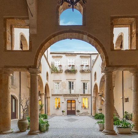 Residenza Dumah - Elegante Dimora In Centro Leilighet Syracuse Eksteriør bilde