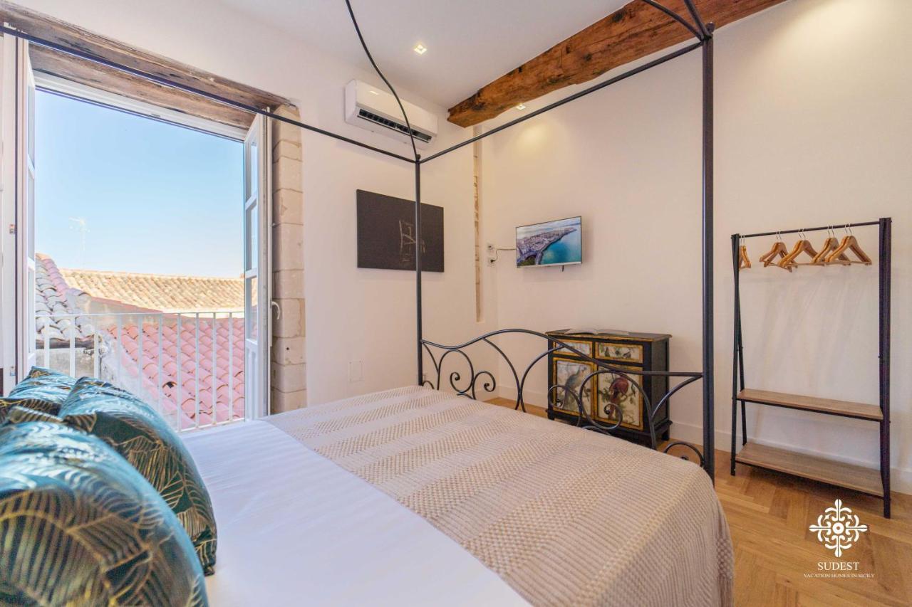 Residenza Dumah - Elegante Dimora In Centro Leilighet Syracuse Eksteriør bilde