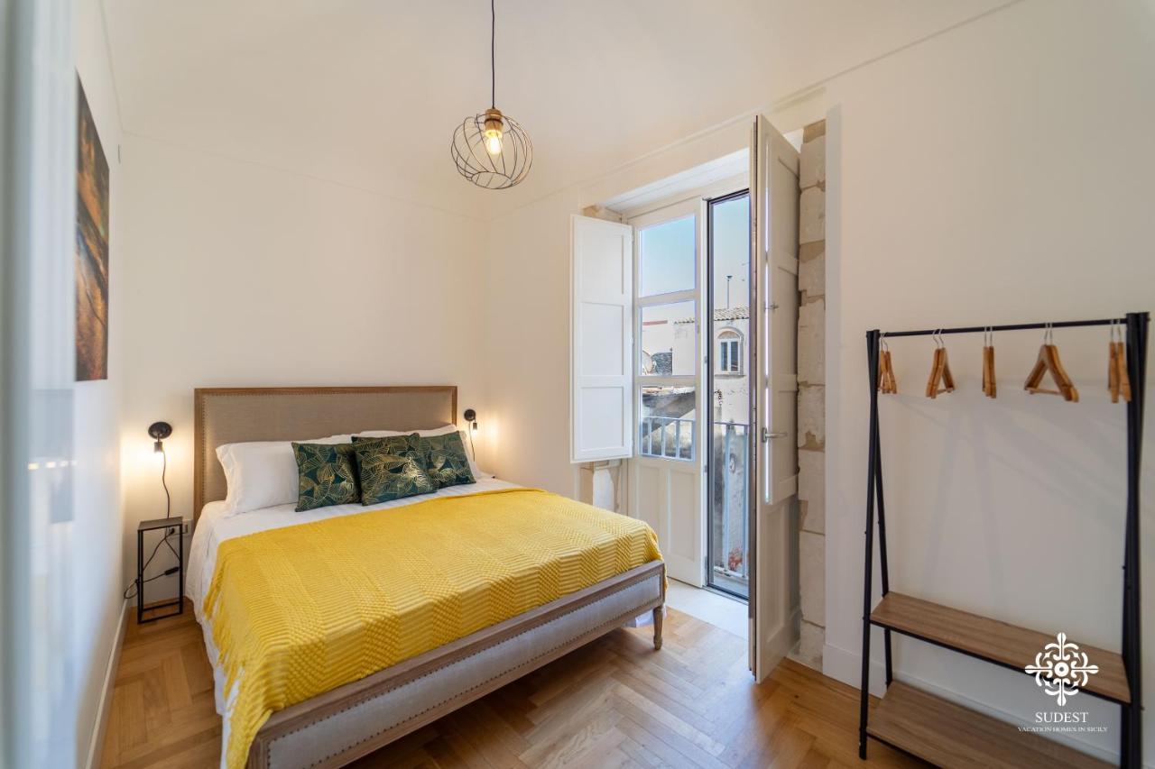 Residenza Dumah - Elegante Dimora In Centro Leilighet Syracuse Eksteriør bilde