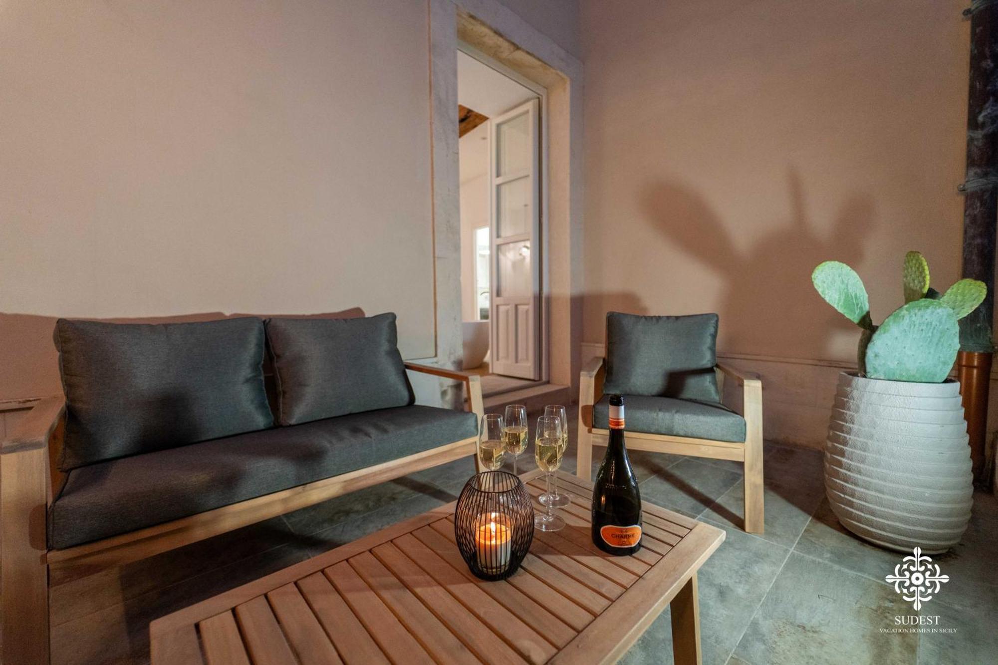 Residenza Dumah - Elegante Dimora In Centro Leilighet Syracuse Eksteriør bilde